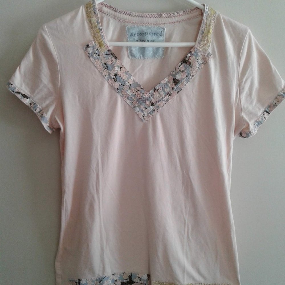 Unique RECONSIDERED THREADS Ladie Top M